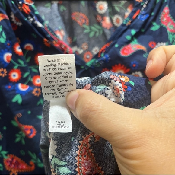 Croft & Barrow Navy Blue and Red Colorful Paisley print top size XLP - Picture 6 of 9